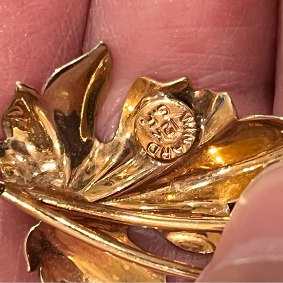 1940s Winard 12 Kt Gold Filled Flower Brooch white to grey translucent q… - Picture 2 of 8